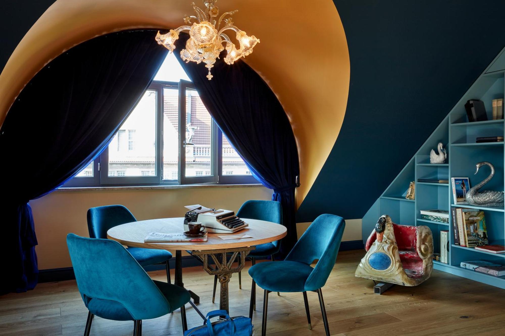 25Hours Hotel The Royal Bavarian Mnichov Pokoj fotografie