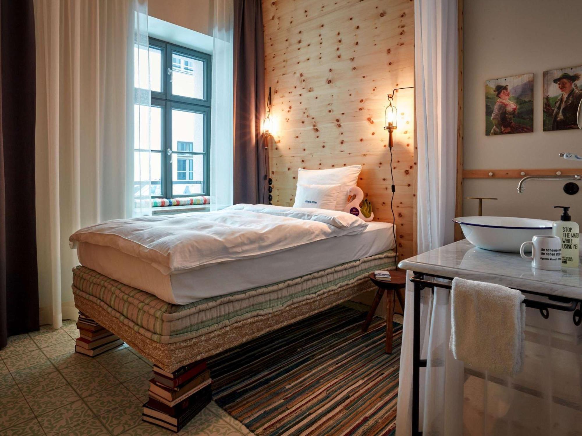 25Hours Hotel The Royal Bavarian Mnichov Exteriér fotografie